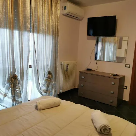 Alex Square Apartament *
